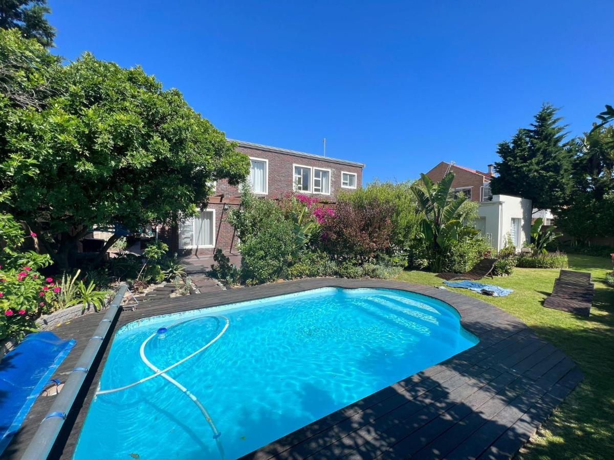 Sunset Beach Living Guesthouse Cape Town Bagian luar foto