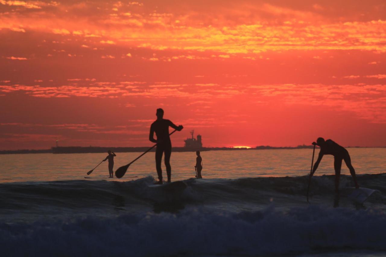 Sunset Beach Living Guesthouse Cape Town Bagian luar foto