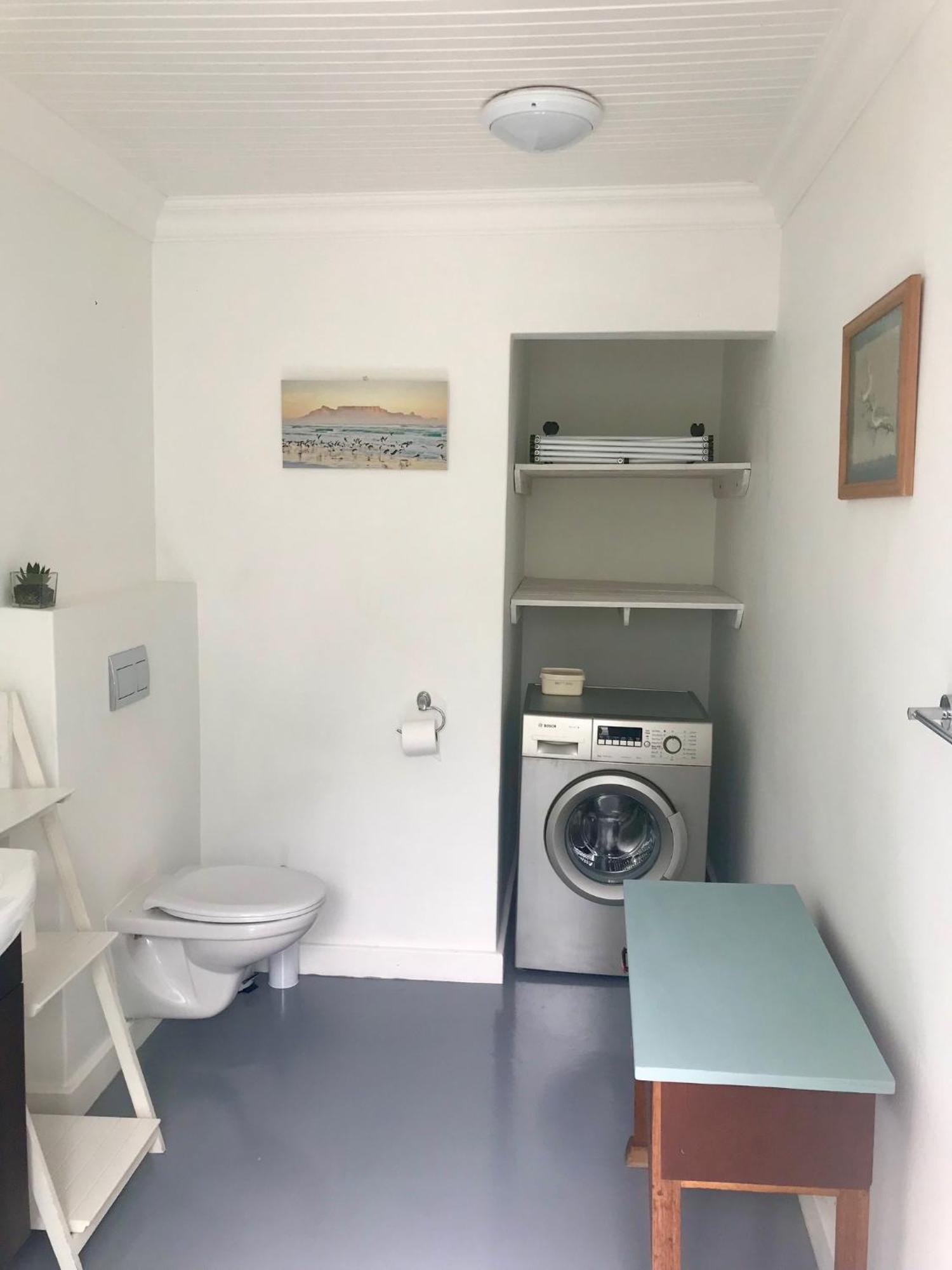 Sunset Beach Living Guesthouse Cape Town Bagian luar foto