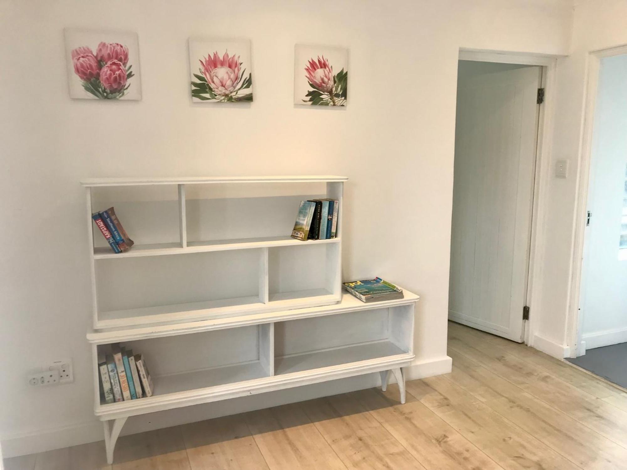 Sunset Beach Living Guesthouse Cape Town Bagian luar foto