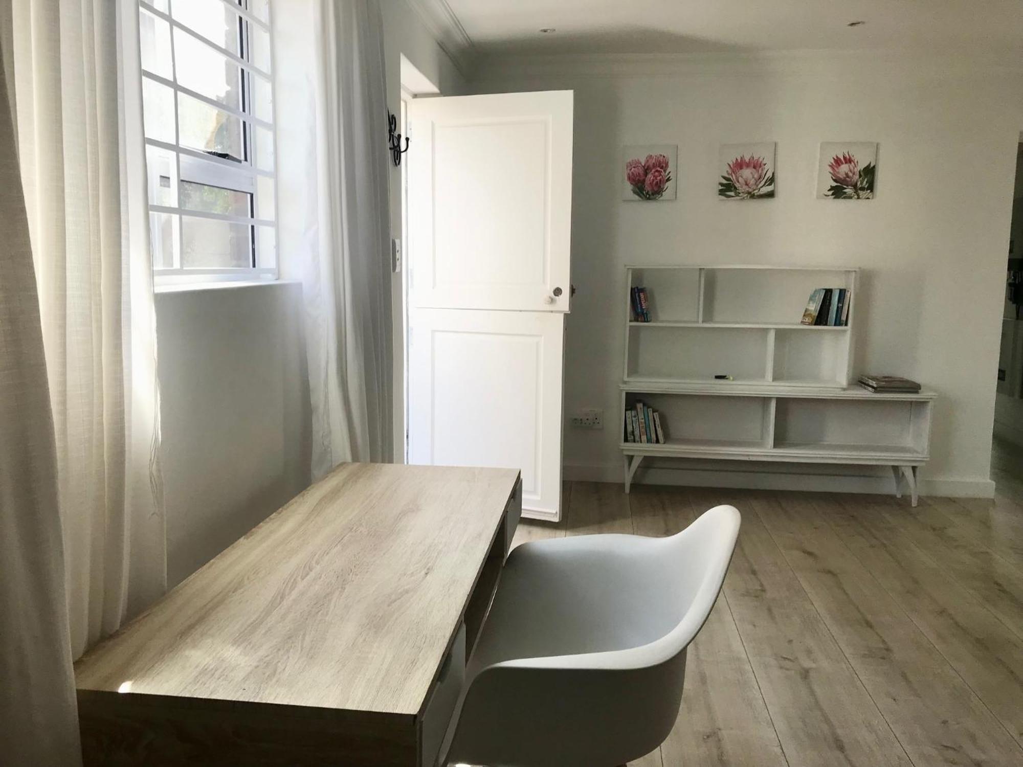 Sunset Beach Living Guesthouse Cape Town Bagian luar foto